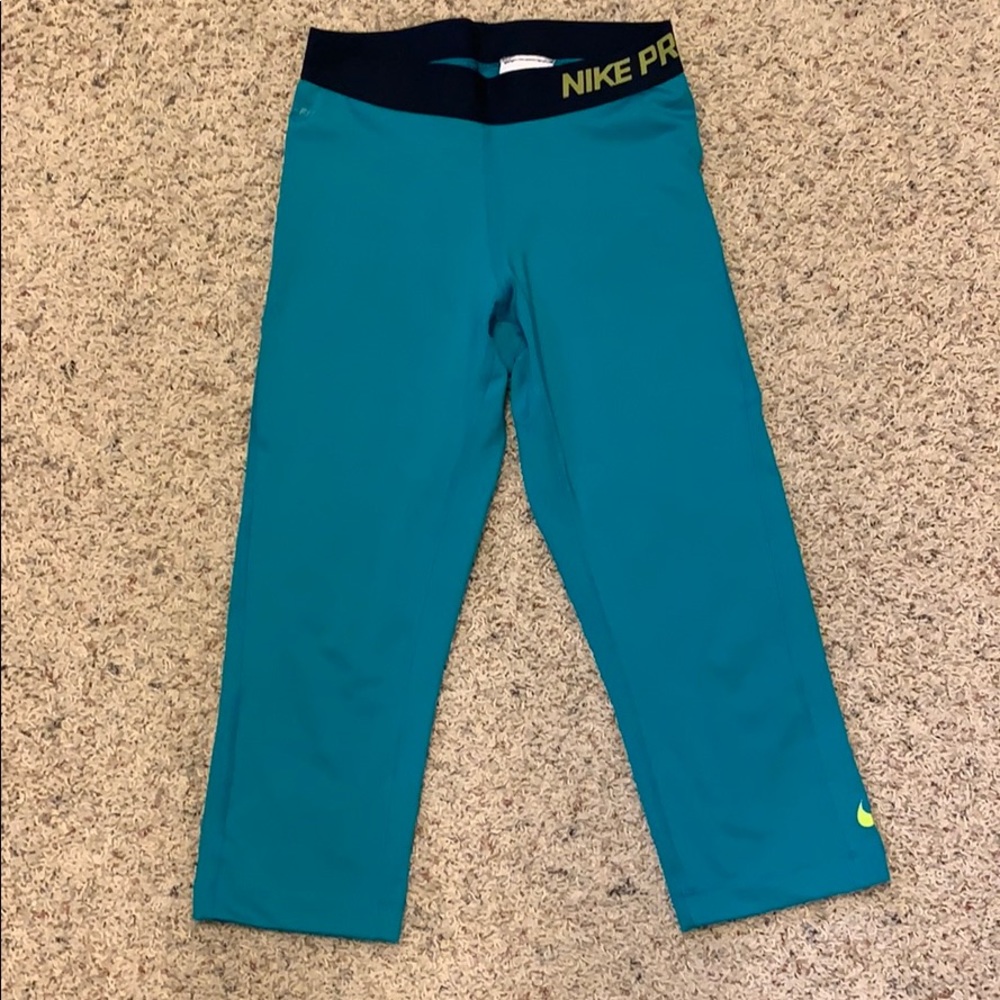 Teal Nike Pro 3/4 Leggings